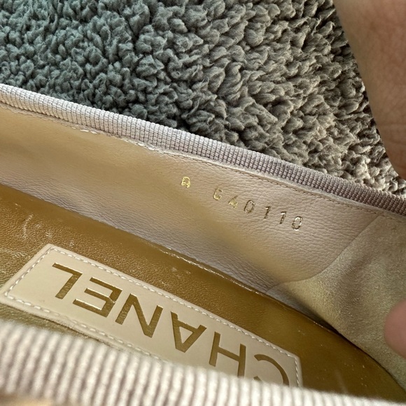 Chanel Women's Cap Toe Ballerina Logo Flats - Beige 36.5 - Picture 9 of 11